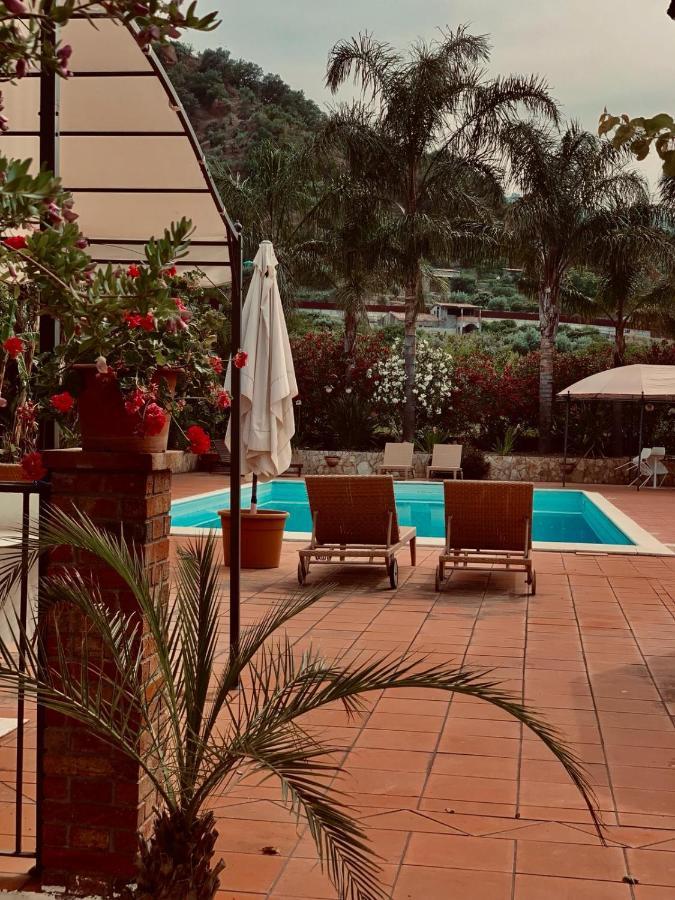 卡拉塔比亚诺Il Giardino Delle Zagare别墅 外观 照片